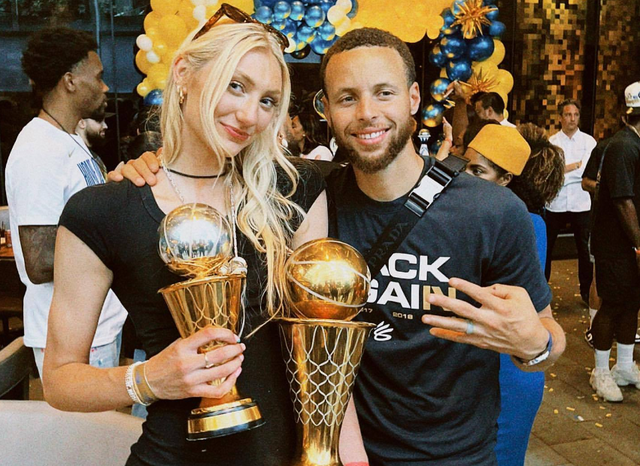 关于犹他爵士训练开放日,窗口期伤情更新引欢呼,亚冠在即,临场指挥获称赞的信息 关于犹他爵士训练开放日,窗口期伤情更新引欢呼,亚冠在即,临场指挥获称赞的信息