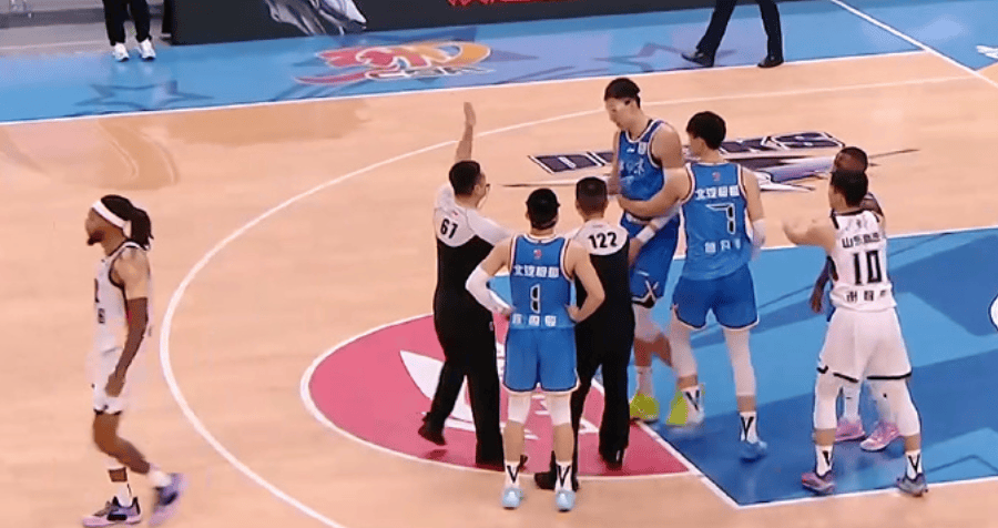 浙江队发布备战花絮；清晨绝杀压哨；NBA季后赛任务艰巨；心理建设被强调的简单介绍